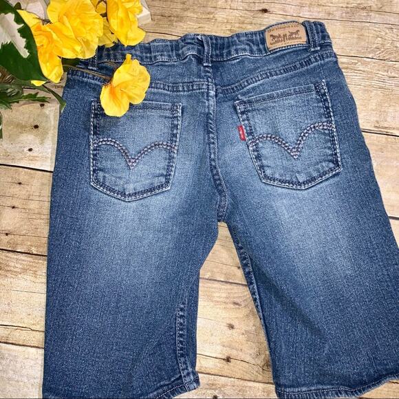 Levi’s Girl's Bermuda Jean Shorts- 16 or 0/ 2 in womens - Picture 2 of 5